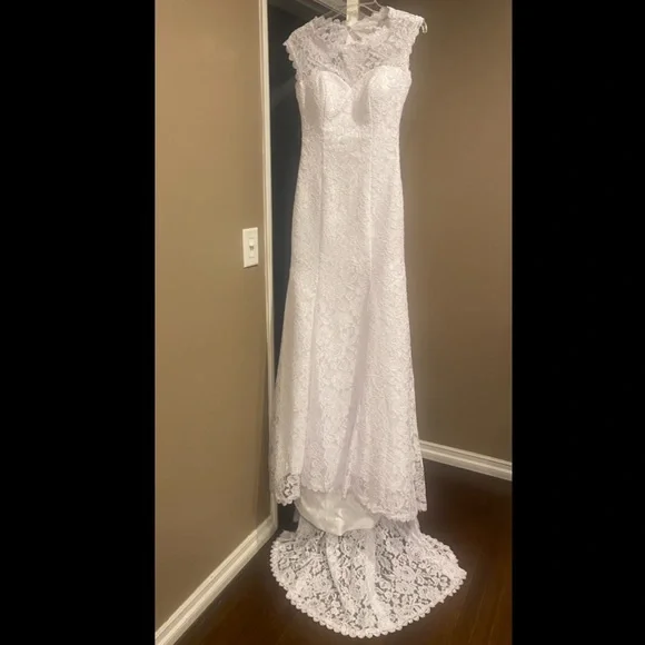 Wedding Dress- Brand New never worn lace fit and flare wedding dress - Picture 2 of 5